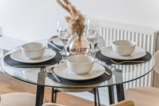 Stylish 1 BR Gym Near Excel & London City Airport - 1