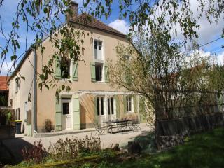 Boutique Holiday Home in Bouix with Garden - 0
