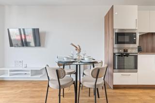 Stylish 1 BR Gym Near Excel & London City Airport - 6