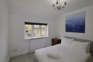 Sunningdale Stunning Spacious 4 Bedroom House 11 - Sunningdale - 8
