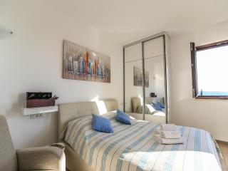 Spacious apartment with private terrace - 5