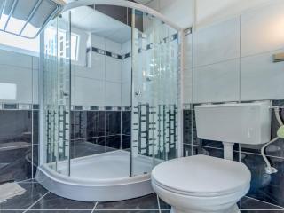 Luxurious Holiday Home in Arbanija with Jacuzzi - 2