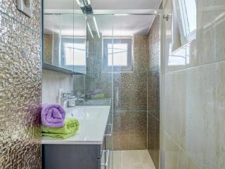 Luxurious Holiday Home in Arbanija with Jacuzzi - 5