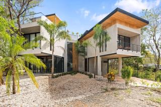 Three-Story Jungle Ocean View Luxury Villa - 9
