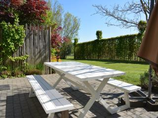 Cottage with Foosball & Garden - 4
