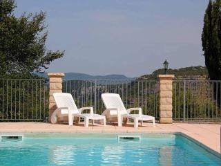 Holiday Home in Toulon with Pool & Beach Nearby - Les Vans - 1