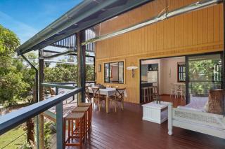 Straddie Hideout - Sleeps 9 - Pet Friendly - 6