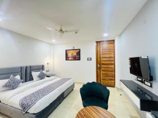 Roomshala 183 Hotel Aroma - 4