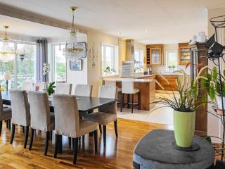 5 person holiday home in KLÖVEDAL - 6