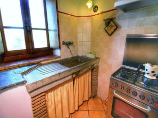 Rustic Holiday Home in Ortignano with Swimming Pool - Castel Focognano - 6