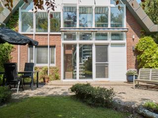 Cottage with a fireplace just 10 minutes from the beach - 0