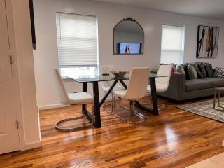 Exquisite 3 KINGs bed 5 mins EWR airport 25 mins from NYC - 2