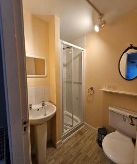 Homesly Guest Rooms, Comfortable En-suite Guest Rooms with Free Parking and Self Check-in - Berwick-Upon-Tweed - 1