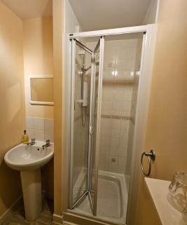 Homesly Guest Rooms, Comfortable En-suite Guest Rooms with Free Parking and Self Check-in - Berwick-Upon-Tweed - 2