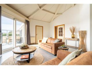 Luxury villa with wellness - 9