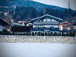 Apartment in Neukirchen near Ski Lift - Wald im Pinzgau - 0