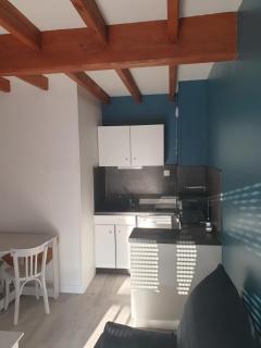 Cozy nest with balcony steps from the beach - 1