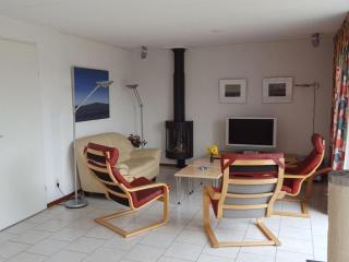 bungalow for 6 people, near the beach - 0