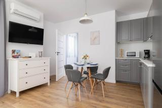 Wybickiego Stylish Apartment with Parking and Air Conditioning in Cracow by Noclegi Renters - Cracovie - 1
