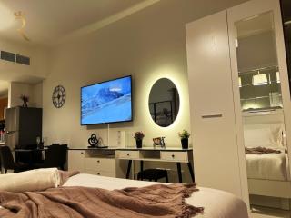 Reem Luxe Studio - Stylish Stay with Pool Access Near Reem Mall - 1
