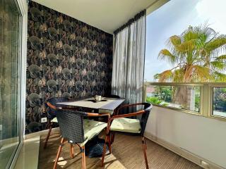 Sunny Central near Yumbo and Dunes - Playa del Inglés - 7