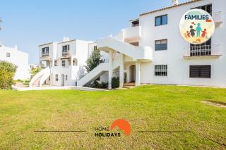 #082 Families Only - São Rafael by Home Holidays - 2