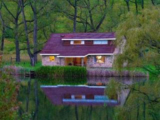 Lake Naverone Holiday Cottages - Drakensberg Gardens - 9