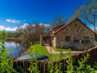 Lake Naverone Holiday Cottages - Drakensberg Gardens - 6