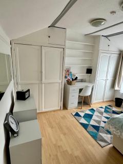 4 Bed Cottage Style Family Home - 3