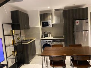 Styluxe One Bed Duplex With Pool View - 6