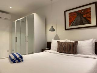 Styluxe One Bed Duplex With Pool View - 2