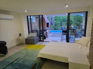 The Dream house - - 7