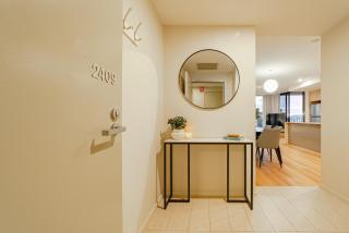 Lux 24th floor 2br 2bath, Infinity pool, Gym, Wifi - 9