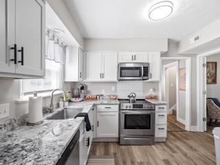 3 Bedroom Home, Walk to Lake Erie - 6
