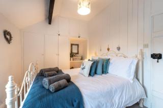 Thrift Cottage - 1