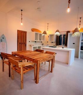Exquisite Double Storey Luxury Retreat 90m from Paje Beach Zanzibar Ideal Prime location Tv wifi aircon and Private Pool - 2