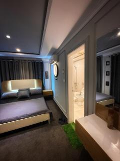 Cozy Apartment with a King Bed - Lahore - 5
