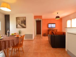 Holiday Home in Avrillé near Sandy Beaches - 2