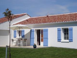 Holiday Home in Avrillé near Sandy Beaches - 0
