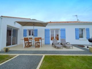 Holiday Home in Avrillé near Sandy Beaches - 5