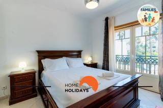 #275 Only Families - A Flor by Home Holidays - 3