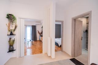 The Athenian Spot - 5