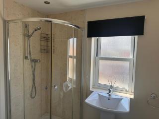 Spacious Luxurious Serviced Accommodation 6 - Barrow in Furness - 1