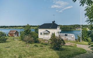 Waterfront villa with private jetty - Väddö - 7