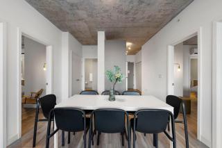 Corporate-Friendly 4BR Stylish & Central - Chicago - 8