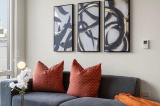 Corporate-Friendly 4BR Stylish & Central - Chicago - 9