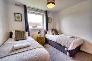 Two Bed Holiday Home with Free Parking in Inverness - 8