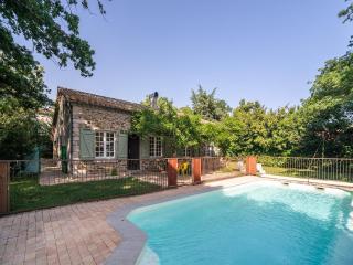 Stone House St Denis with Pool & Views - 9