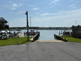 Quiet Waters Family Home 4BR Sleeps 8 - 3