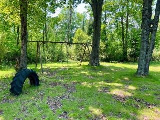 Cozy Private Log Cabin on acreage - - 6